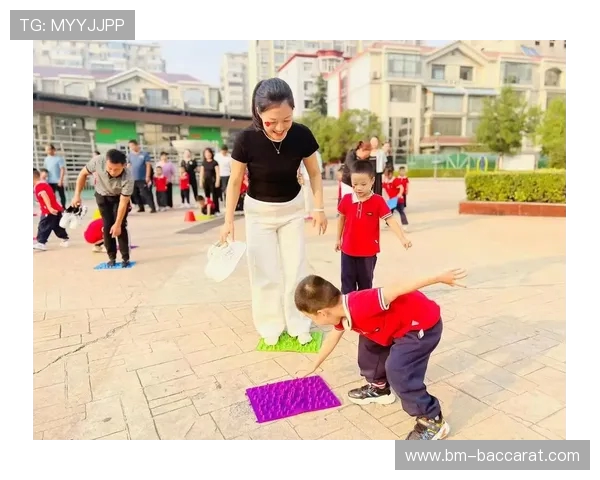 女儿独自在床上玩耍时适合玩的创意游戏推荐和亲子互动建议 女儿独自在床上玩耍时适合玩的创意游戏推荐和亲子互动建议